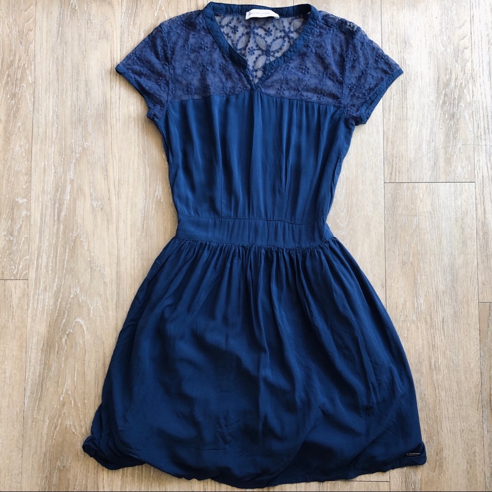 Abercrombie Full Lace Back Dress